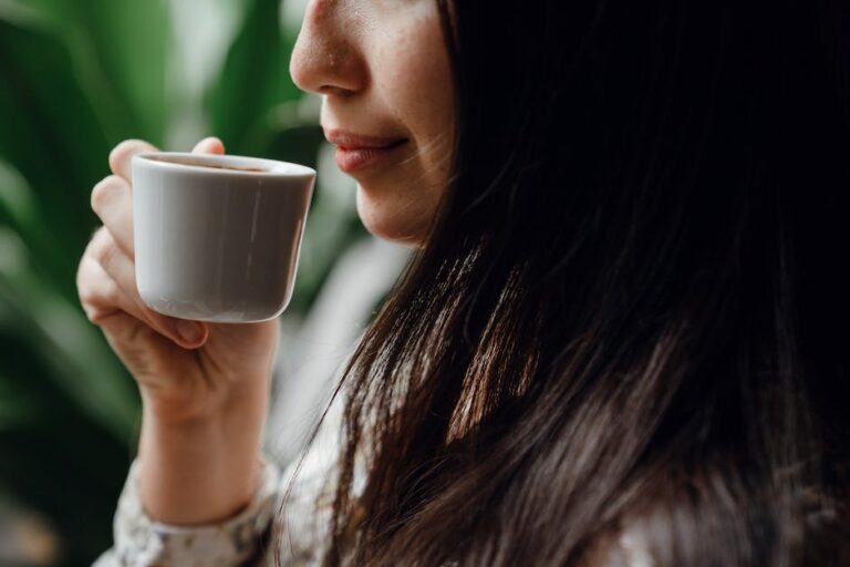 Was Kostet eine Tasse Kaffee im Cafe? Entdecke die Preise Jetzt! KaffeeKnaller.de